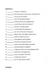 English Worksheet: WH- questions