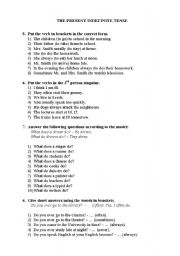 English Worksheet: Present indefinite
