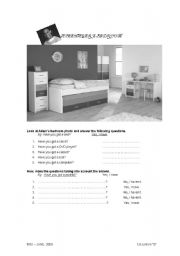 English Worksheet: a teenagers room