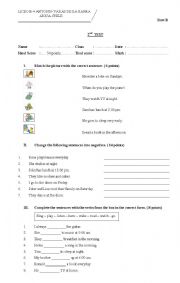 English Worksheet: simple present test