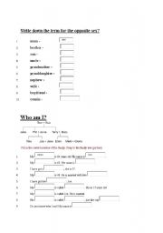 English Worksheet: The family members