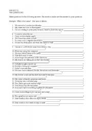 English Worksheet: WH- questions