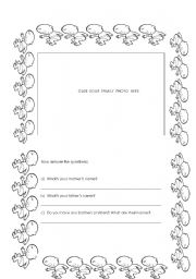 English worksheet: Family photo