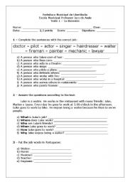 English Worksheet: Test about jobs and Question Words