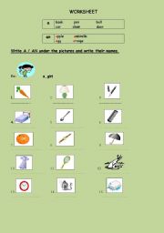 English Worksheet: singular-plural objects-demonstratives