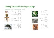 English worksheet: Living and non living things. 