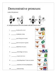 English Worksheet: Demonstrative pronouns