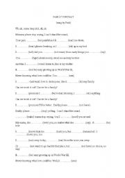 English worksheet: family portrait