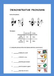 English Worksheet: Demonstrative pronouns