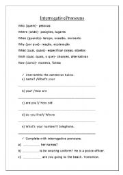 English Worksheet: Interrogative Pronouns