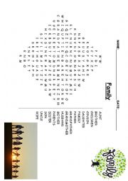 English Worksheet: Family wordsearch