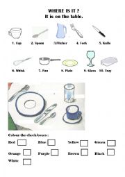 English Worksheet: Kitchen and colours