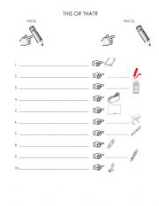 English Worksheet: Demonstrative Pronouns