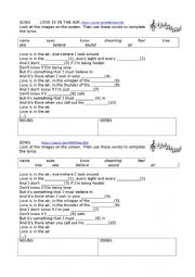 English Worksheet: Love is in the air