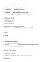 English Worksheet: Pronouns and Reading Comprehension