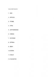 English Worksheet: Scrambled words - family members